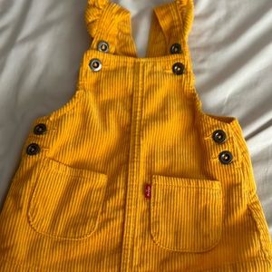 Levi’s yellow Jumper for baby girl 3-6 months